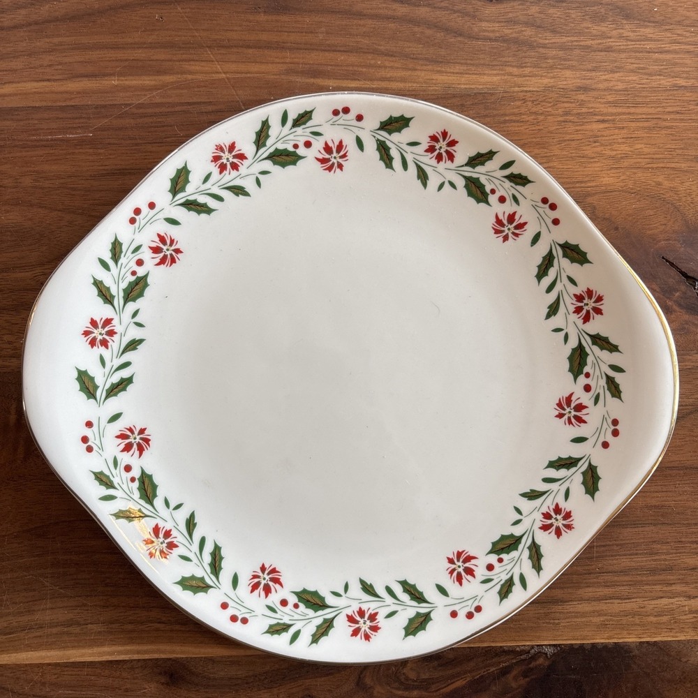 NEW! 80s VTG Royal Doulton Christmas Holly Handle Cake Plate TC1169 Porcelain